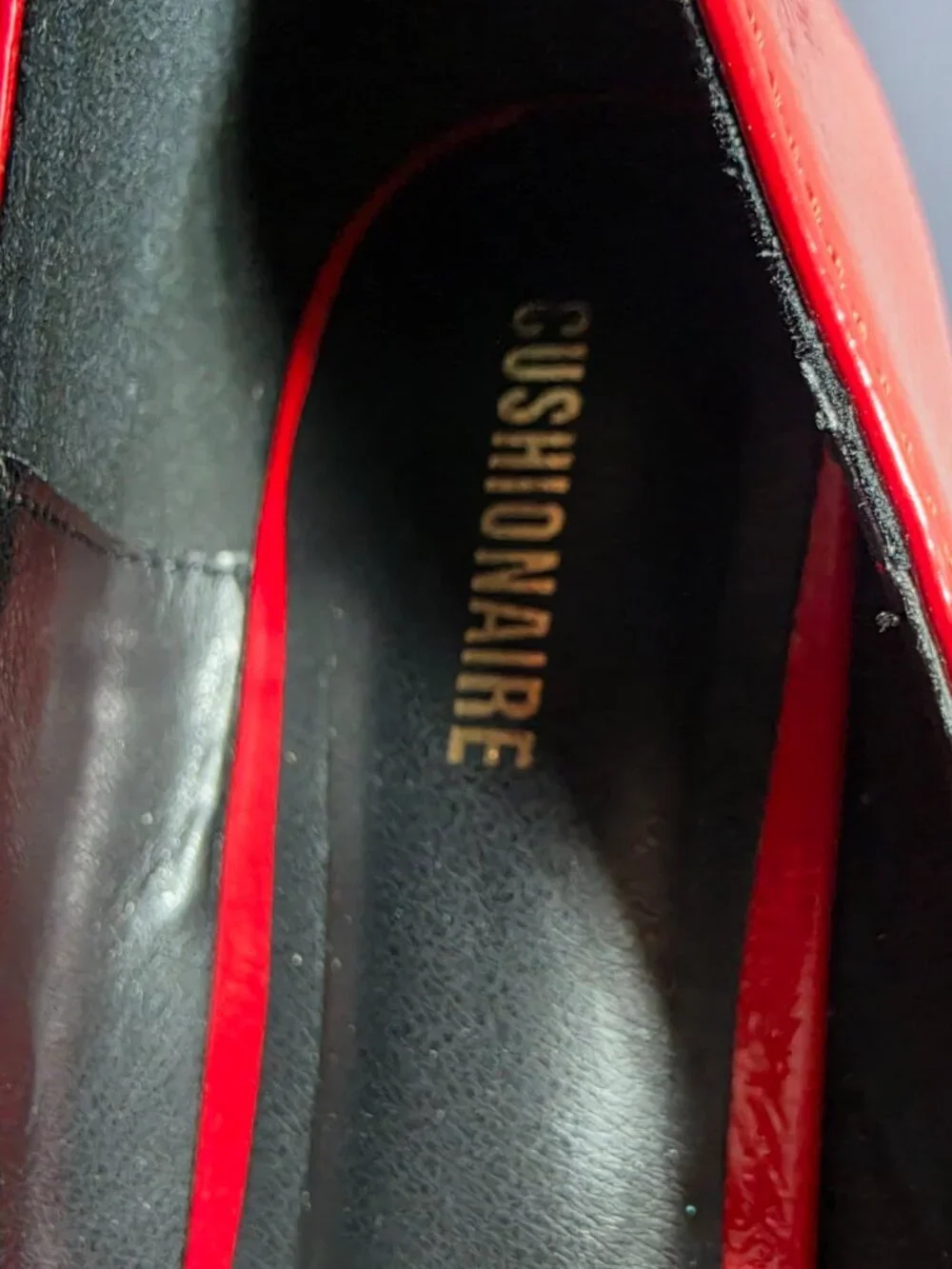 Red Cushionaire Womans Flats (8&1/2)
